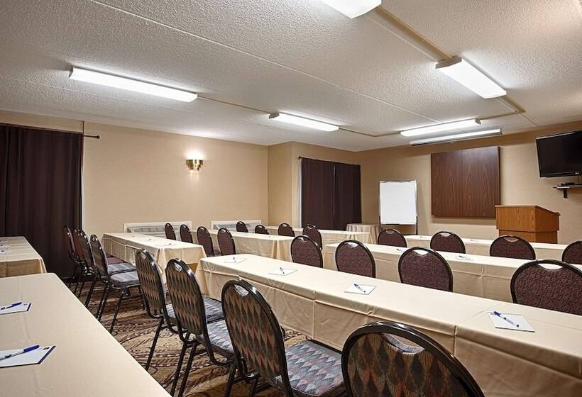 בית מלון כפרי Best Western Clifton Park