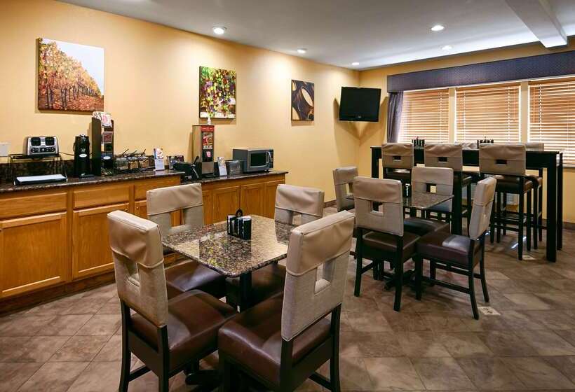 호텔 Best Western Dallas Inn & Suites