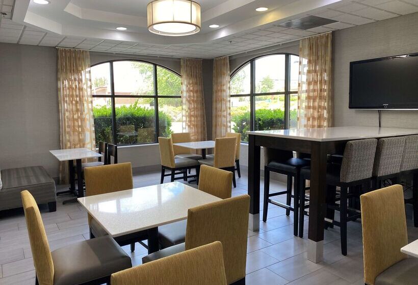 هتل Best Western Executive Inn & Suites