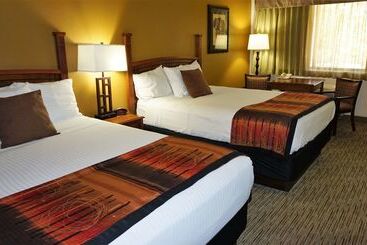 هتل Best Western Grande River Inn & Suites