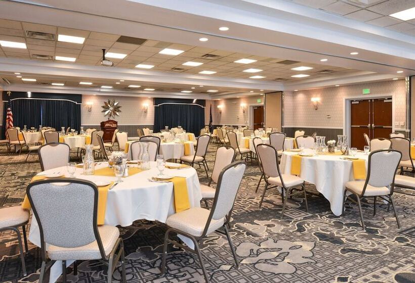 هتل Best Western Plus Abbey Inn