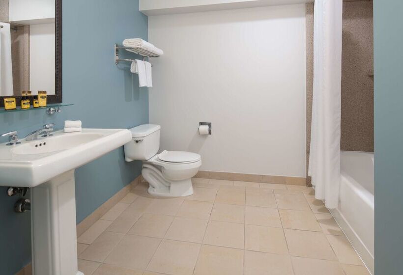 هتل Best Western Plus All Suites Inn