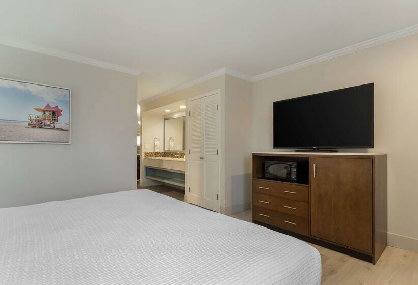 هتل Best Western Plus All Suites Inn