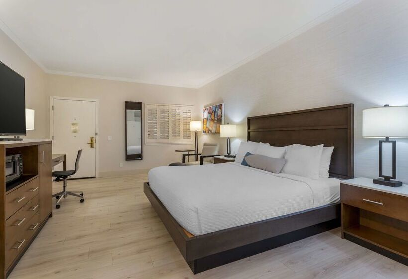 هتل Best Western Plus All Suites Inn