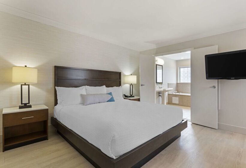 هتل Best Western Plus All Suites Inn