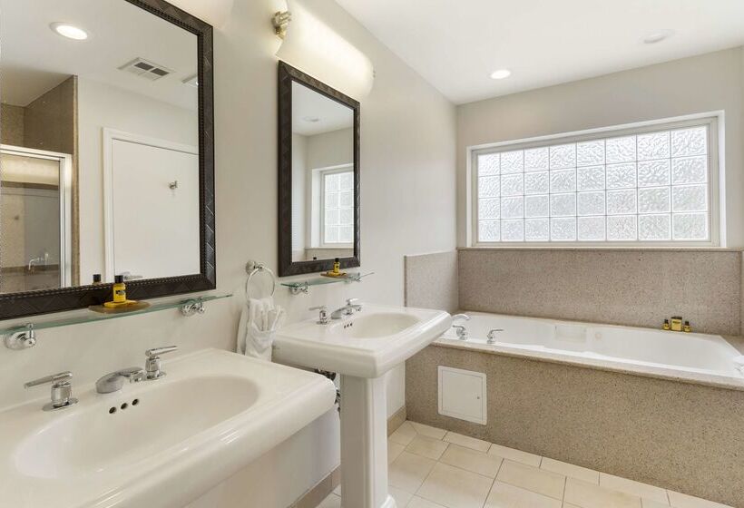 هتل Best Western Plus All Suites Inn