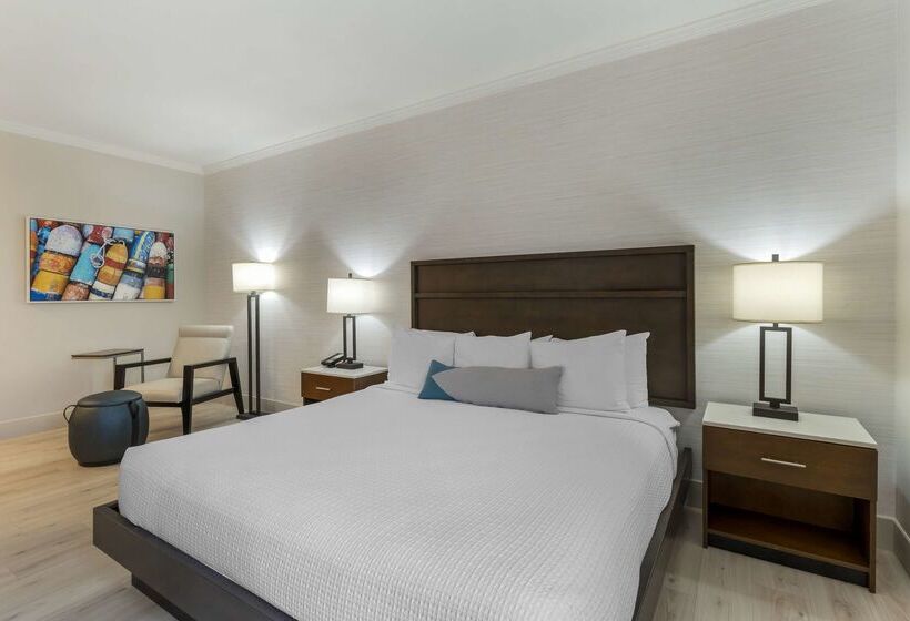 هتل Best Western Plus All Suites Inn