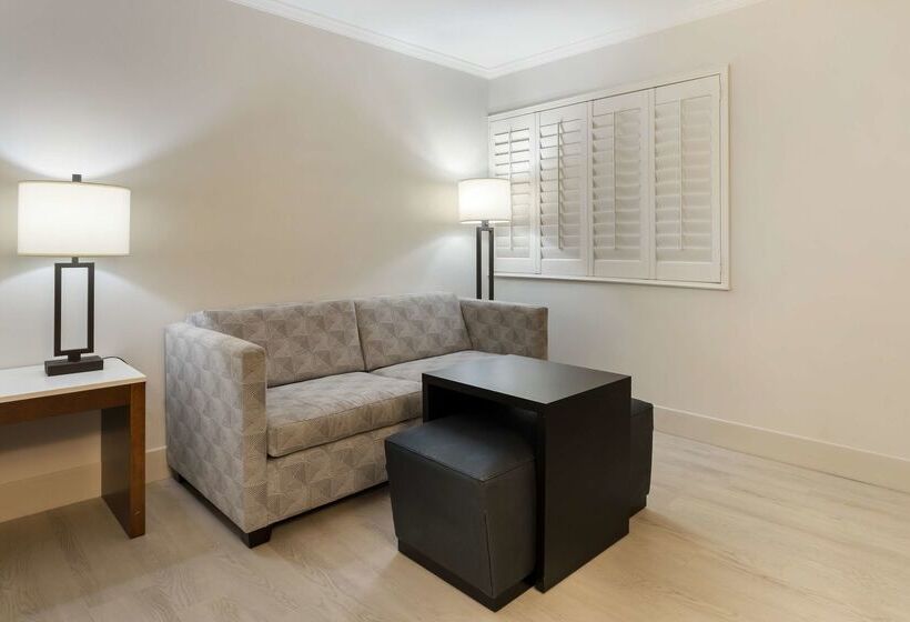 هتل Best Western Plus All Suites Inn