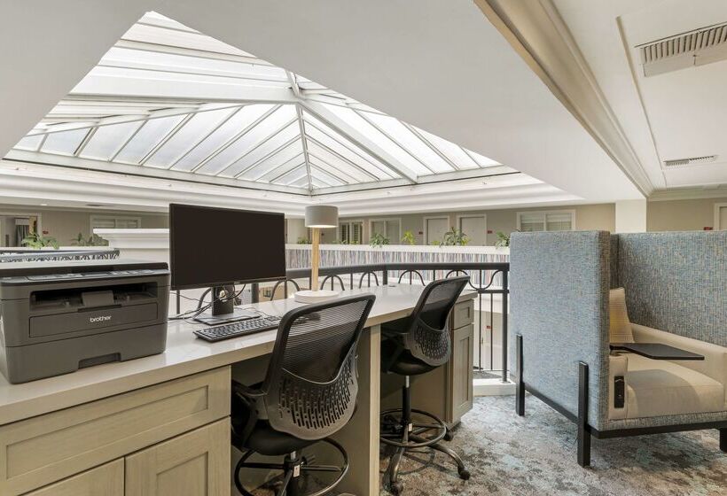 هتل Best Western Plus All Suites Inn
