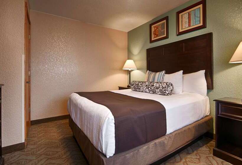 فندق Best Western Plus Bayshore Inn