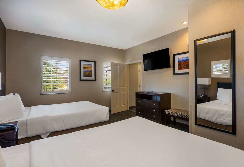 هتل Best Western Plus Canyonlands Inn