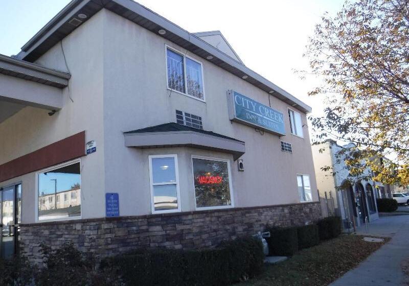هتل City Creek Inn & Suites