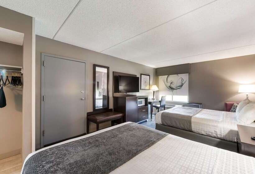 هتل Clarion Pointe Greensboro Airport