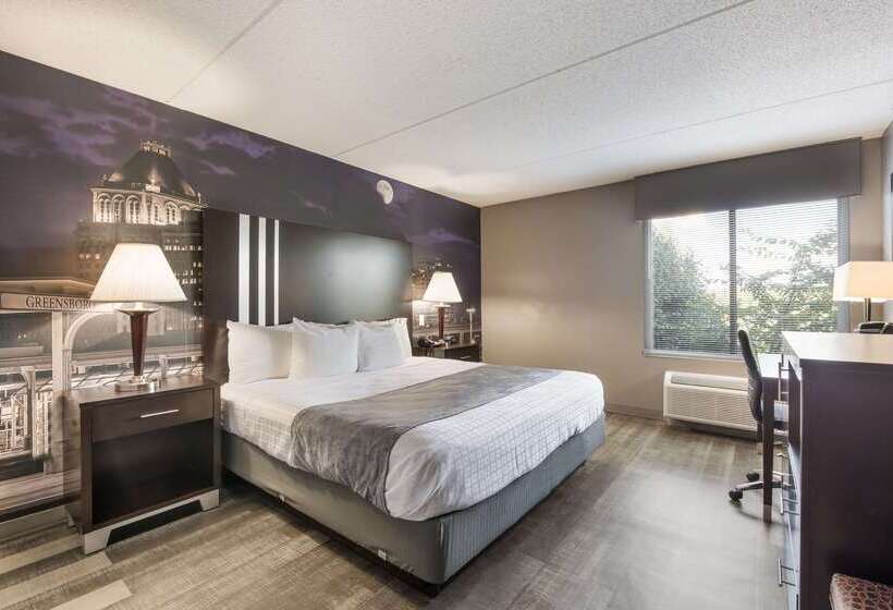 هتل Clarion Pointe Greensboro Airport