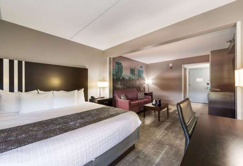 هتل Clarion Pointe Greensboro Airport