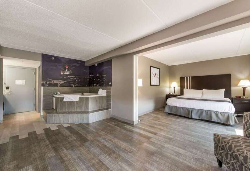 هتل Clarion Pointe Greensboro Airport