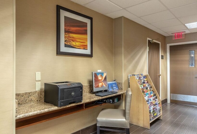 هتل Comfort Inn