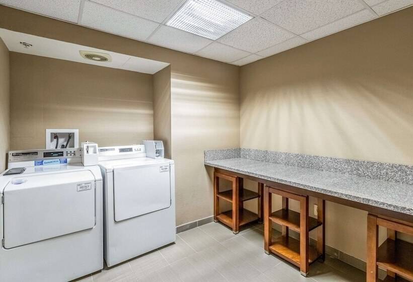 هتل Comfort Inn