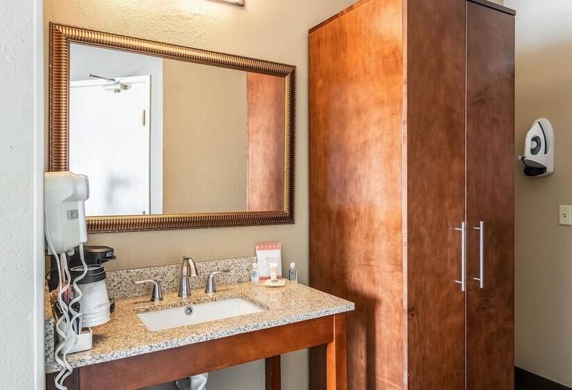 هتل Comfort Inn