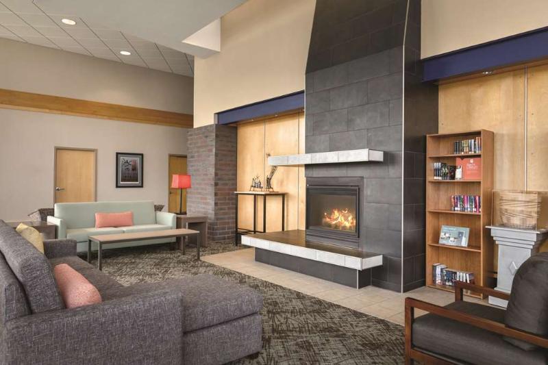 בית מלון כפרי Country Inn & Suites By Radisson, Fergus Falls, Mn