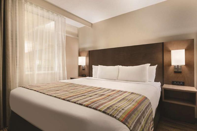 בית מלון כפרי Country Inn & Suites By Radisson, Fergus Falls, Mn