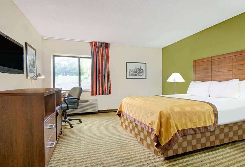 בית מלון כפרי Days Inn & Suites By Wyndham Kansas City   Chiefs Arrowhead Stadium