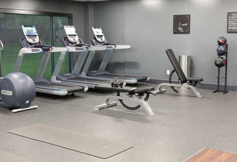 ホテル Doubletree By Hilton Omaha Southwest