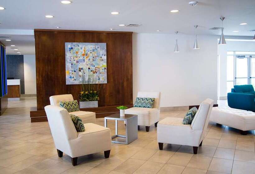 هتل Doubletree By Hilton Omaha Southwest
