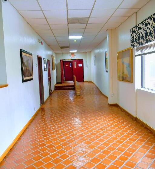 בית מלון כפרי Douglas Inn And Conference Center