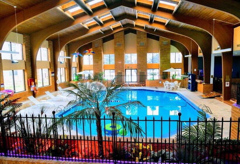 בית מלון כפרי Douglas Inn And Conference Center