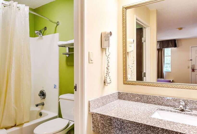 בית מלון כפרי Econo Lodge