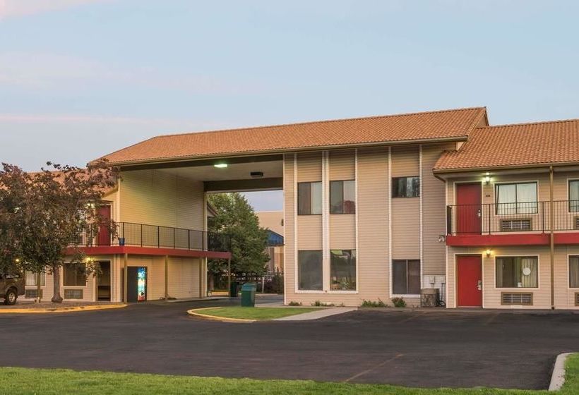 هتل Howard Johnson By Wyndham Boise