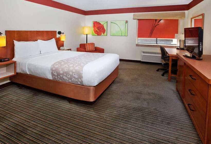 هتل La Quinta Inn & Suites By Wyndham Columbus State University