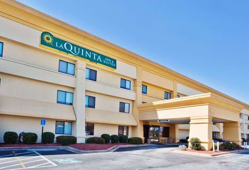 هتل La Quinta Inn & Suites By Wyndham Columbus State University