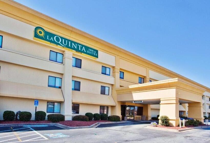 هتل Travelodge By Wyndham Columbus State University