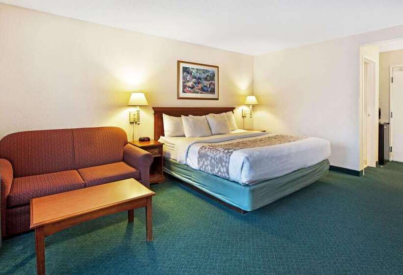 בית מלון כפרי La Quinta Inn By Wyndham Detroit Canton