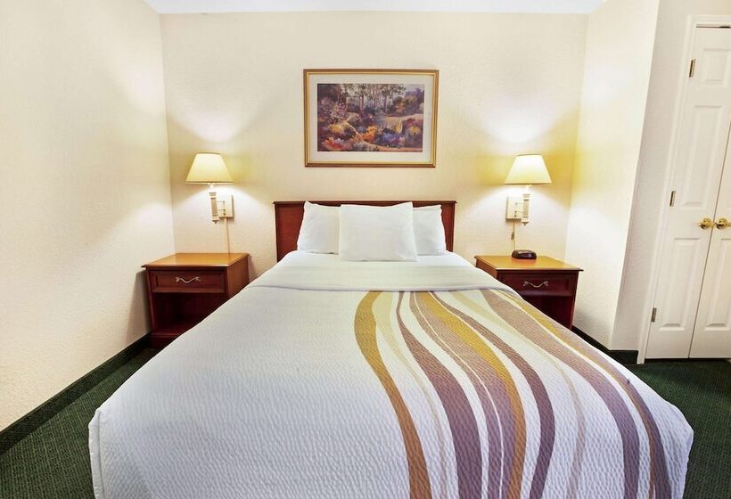 בית מלון כפרי La Quinta Inn By Wyndham Detroit Canton