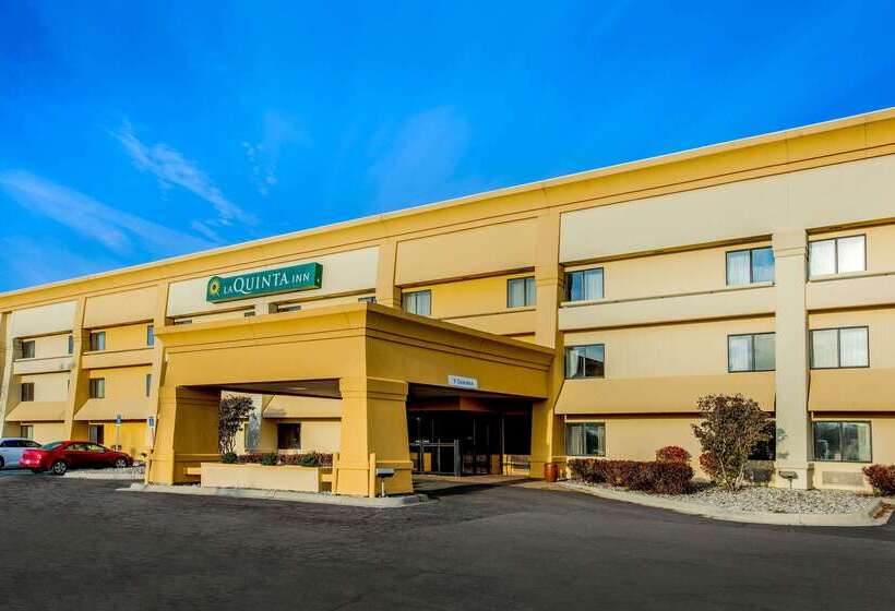 Отель La Quinta Inn By Wyndham Detroit Southgate