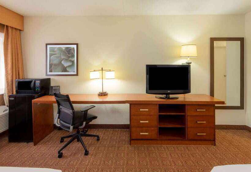 هتل La Quinta Inn By Wyndham Minneapolis Airport Bloomington