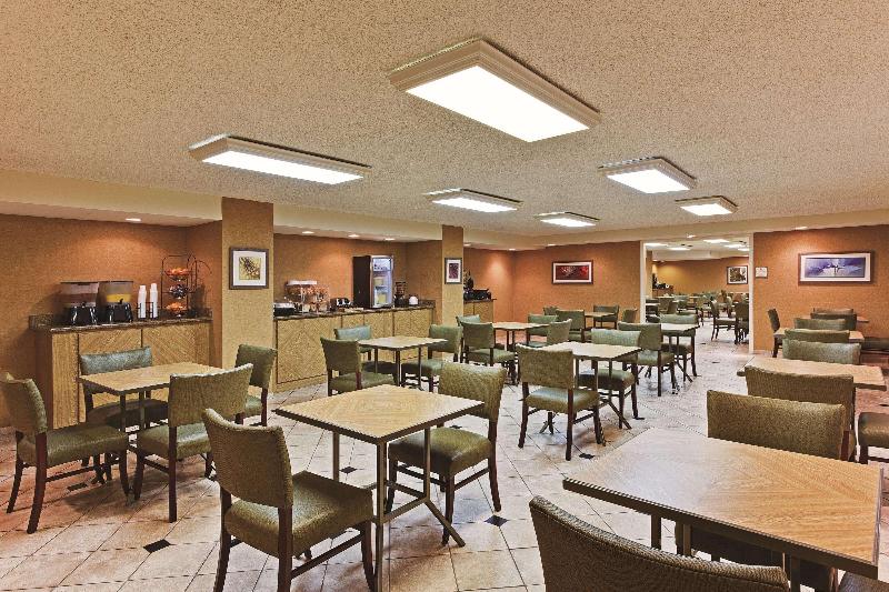 בית מלון כפרי La Quinta Inn By Wyndham Tampa Near Busch Gardens