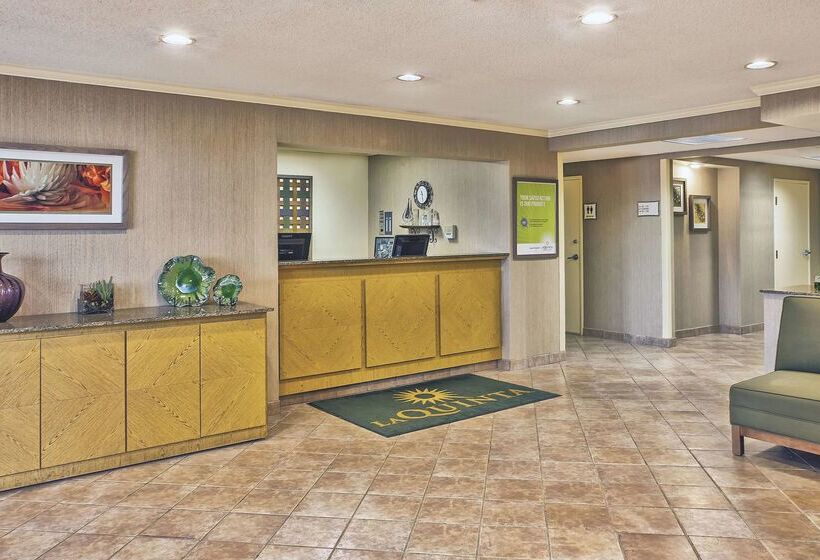 בית מלון כפרי La Quinta Inn By Wyndham Toledo Perrysburg