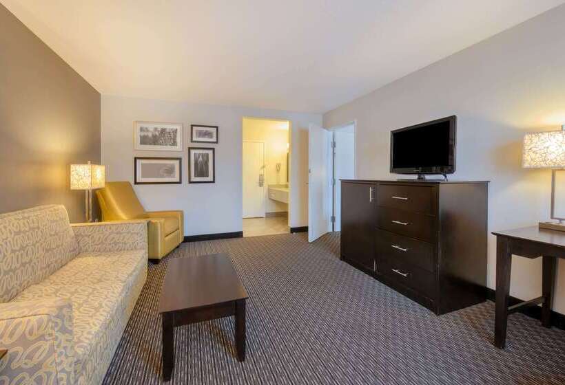 호텔 La Quinta By Wyndham Cleveland Macedonia