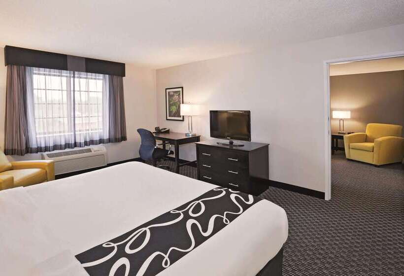 ホテル La Quinta Inn & Suites By Wyndham Cleveland Macedonia