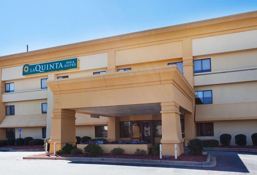 هتل La Quinta Inn & Suites By Wyndham Columbus State University