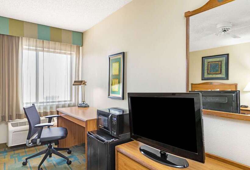 هتل La Quinta By Wyndham El Paso East
