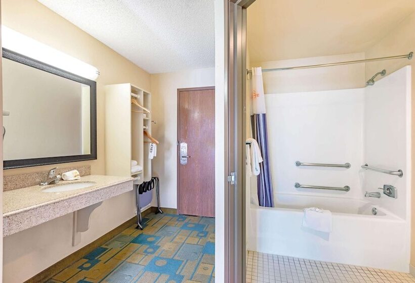 هتل La Quinta By Wyndham El Paso East