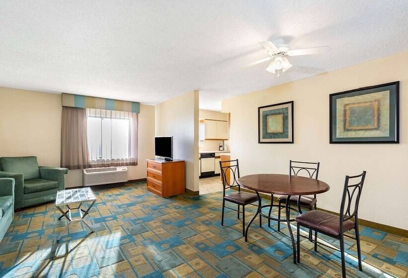 هتل La Quinta By Wyndham El Paso East