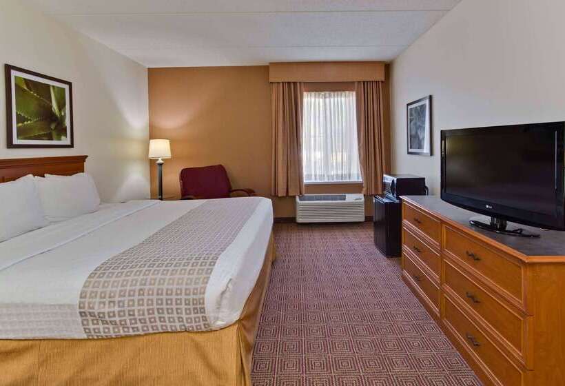 Отель La Quinta Inn & Suites By Wyndham Lakeland East