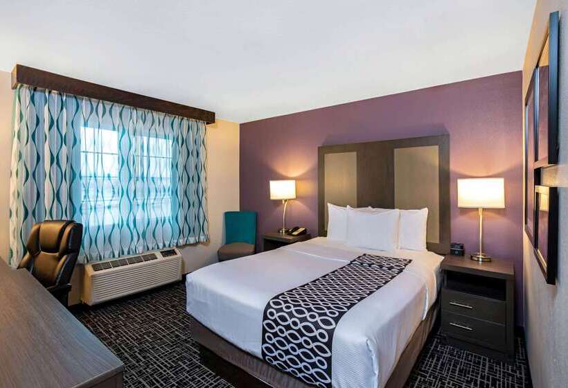 فندق La Quinta Inn & Suites By Wyndham Las Vegas Nellis