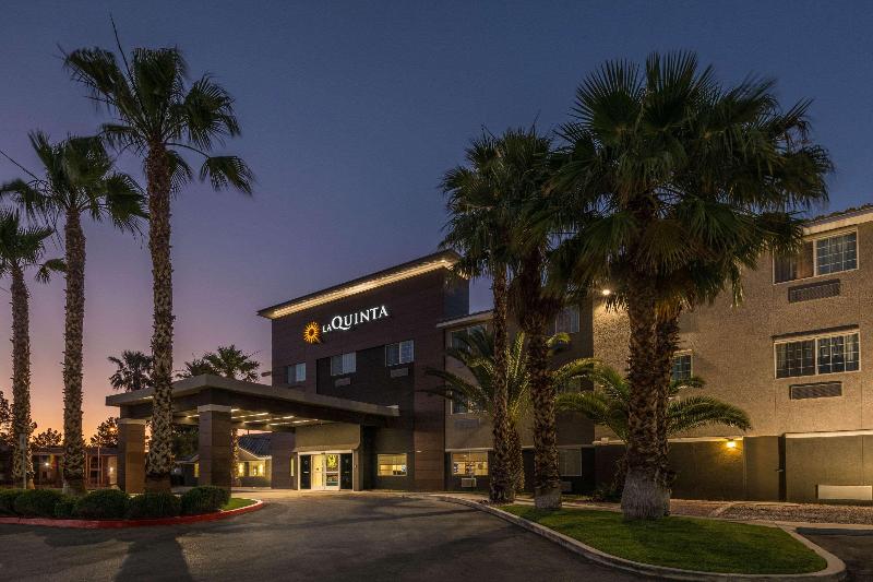 هتل La Quinta Inn & Suites By Wyndham Las Vegas Nellis